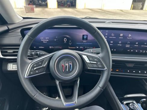 Used 2025 Buick Envision Preferred AWD/4WD image 18