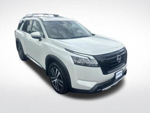 Used 2023 Nissan Pathfinder Platinum AWD/4WD image 8