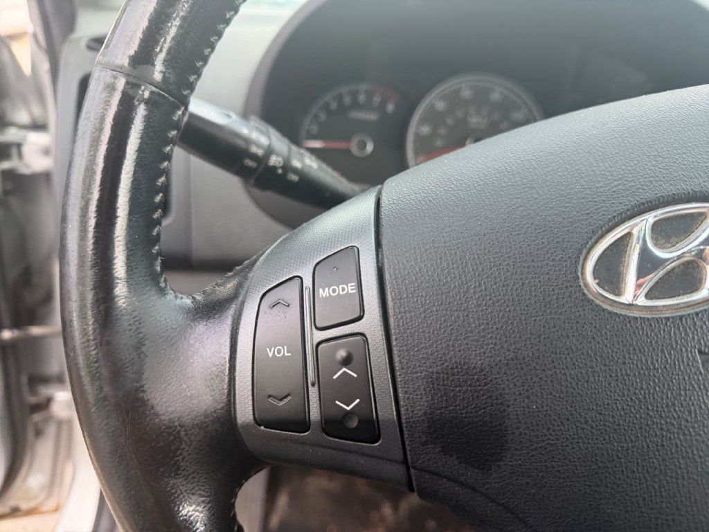 Used 2009 Hyundai Elantra SE FWD image 16