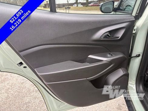 Used 2024 Chevrolet Trax ACTIV w/ Sunroof Package image 25