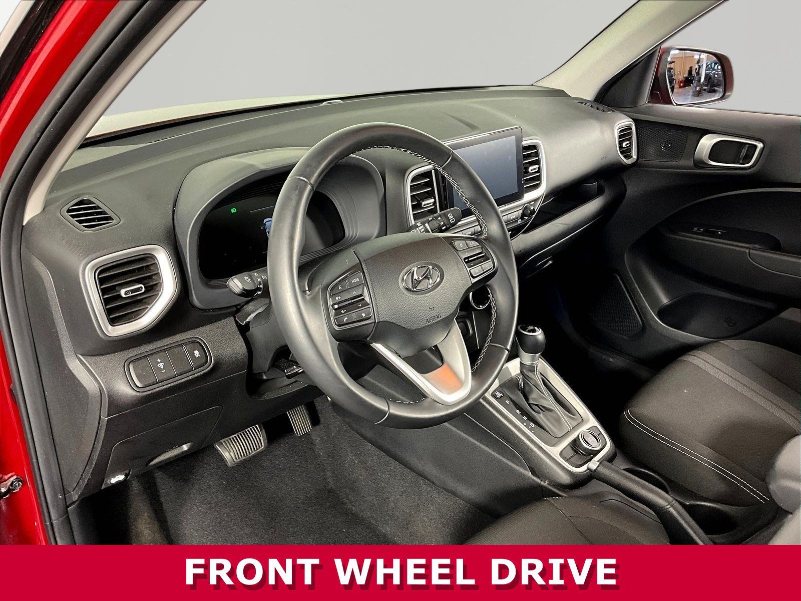 Used 2025 Hyundai Venue SEL FWD image 15