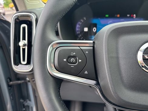 Certified 2023 Volvo XC40 B5 Ultimate w/ Protection Package Premier AWD/4WD image 22