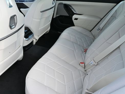 New 2026 BMW 740i xDrive AWD/4WD image 12