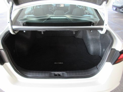 Used 2024 Nissan Altima 2.5 SV w/ SV Premium Package image 24