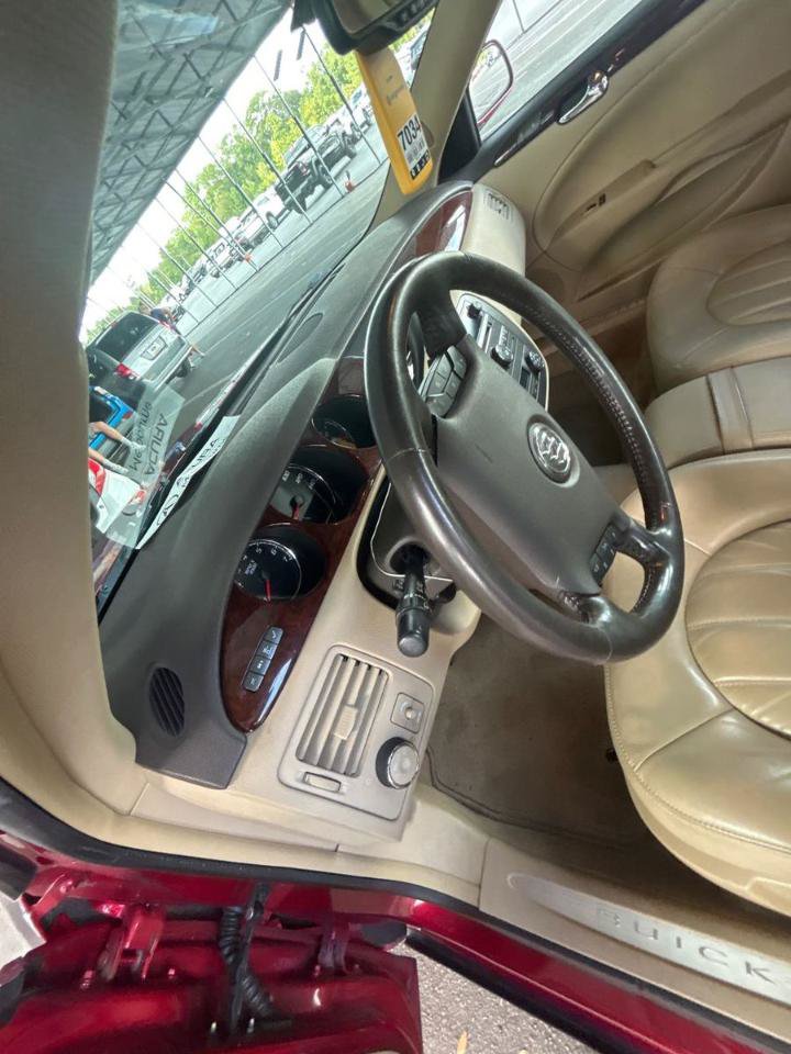 Used 2011 Buick Lucerne CXL FWD image 10