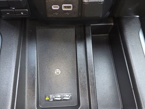 Used 2019 GMC Sierra 1500 SLT w/ SLT Premium Plus Package image 18