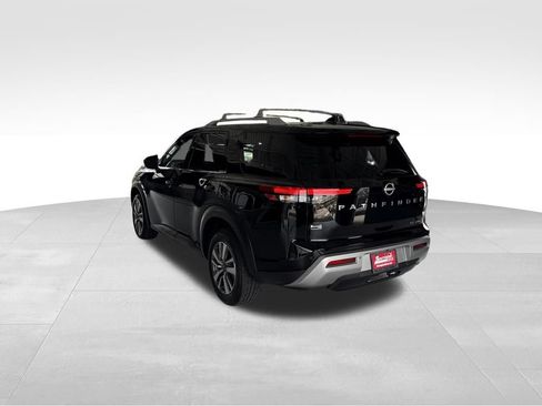Used 2023 Nissan Pathfinder SL AWD/4WD image 3