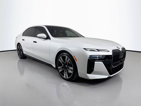 New 2026 BMW 740i w/ Premium Package RWD image 3