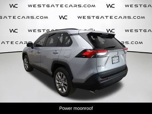 Used 2021 Toyota RAV4 XLE Premium image 5