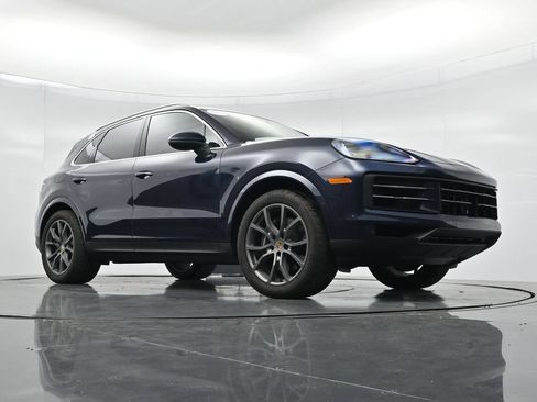 Certified 2024 Porsche Cayenne AWD/4WD image 21