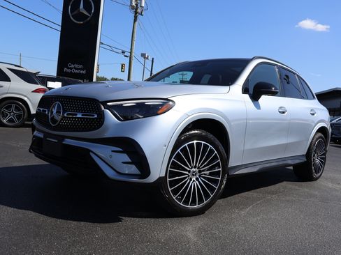 Used 2024 Mercedes-Benz GLC 300 4MATIC image 2