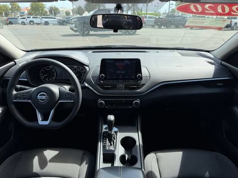Used 2020 Nissan Altima 2.5 S FWD image 16