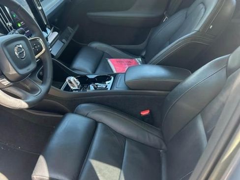 Used 2023 Volvo XC40 B5 Ultimate AWD/4WD image 17