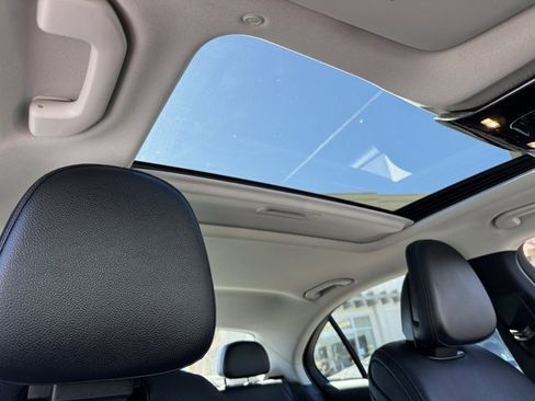 Used 2022 Mercedes-Benz C 300 Sedan image 7