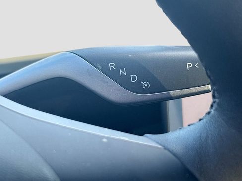 Used 2024 Tesla Model Y Performance AWD/4WD image 16