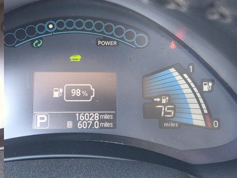 Used 2015 Nissan Leaf S w/ Charge Package FWD image 9