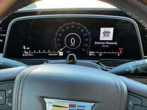 Used 2023 Cadillac Escalade ESV Sport Platinum AWD/4WD image 38