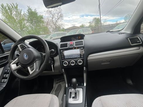 Used 2018 Subaru Forester 2.5i Premium w/ All-Weather Package AWD/4WD image 17