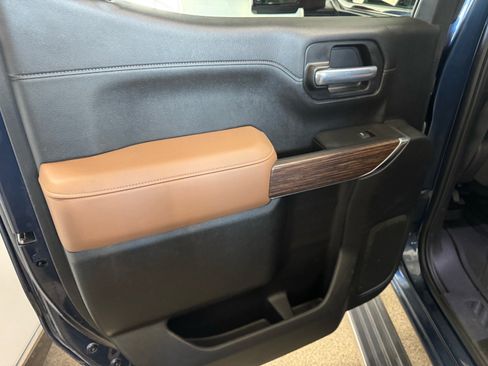 Used 2021 Chevrolet Silverado 1500 High Country w/ Technology Package image 11