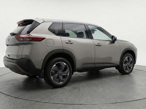 Used 2025 Nissan Rogue SV FWD image 7