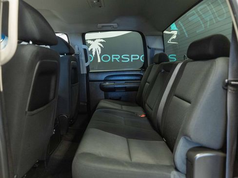 Used 2014 Chevrolet Silverado 2500 LT w/ Custom Sport Truck Package image 14