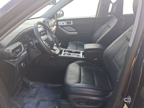 Used 2023 Ford Explorer Limited w/ Limited Technology Package AWD/4WD image 10