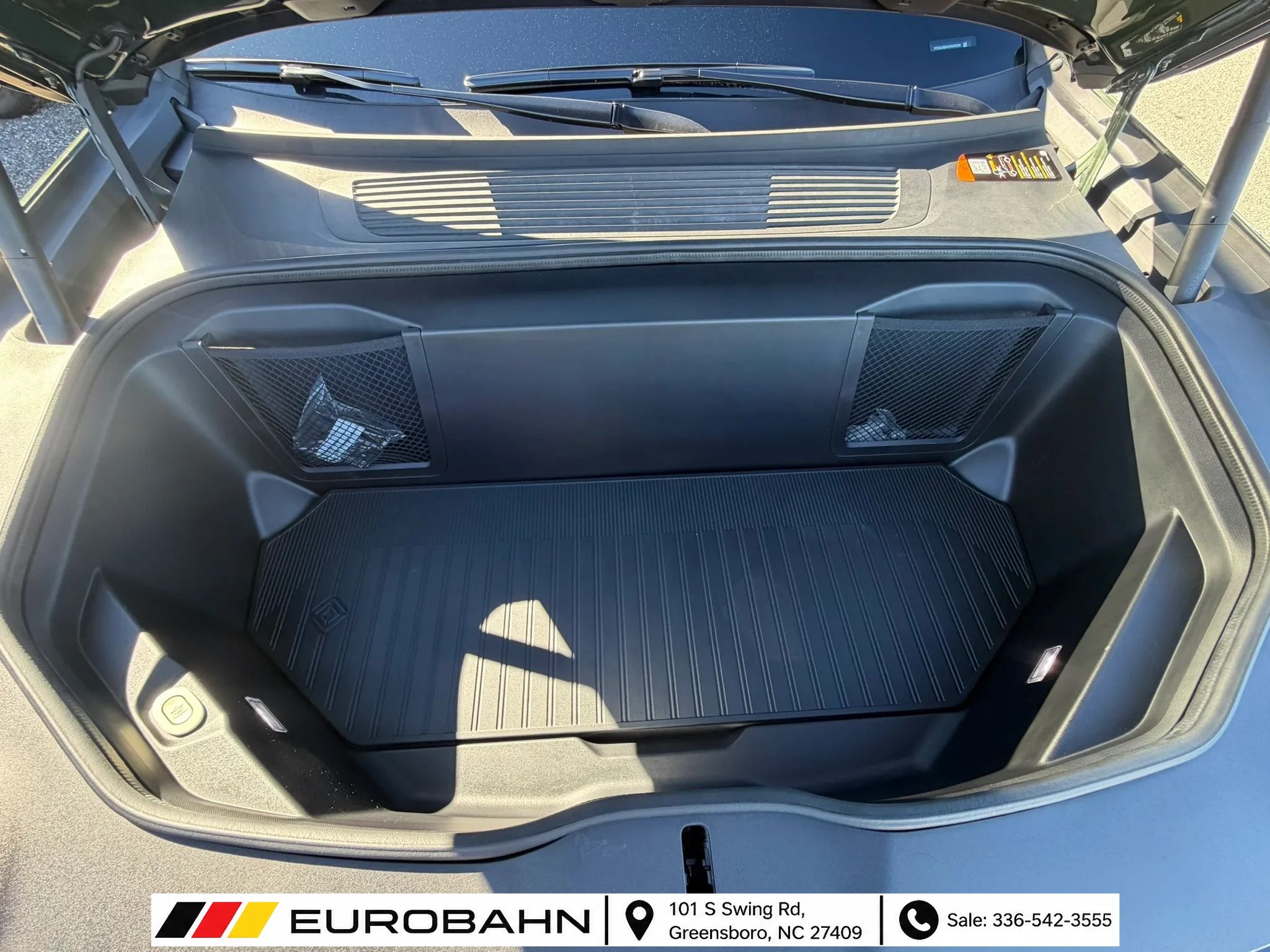 Used 2025 Rivian R1S Adventure Dual AWD/4WD image 27