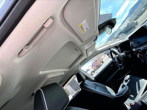 Used 2025 Honda Odyssey Elite image 23