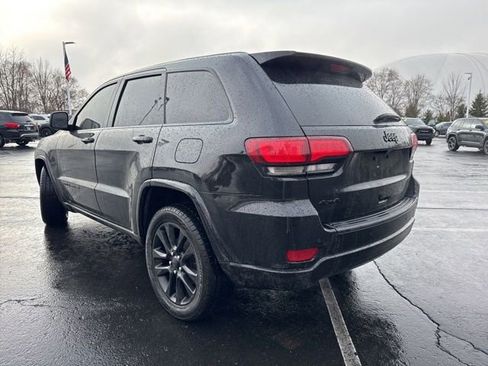 Used 2019 Jeep Grand Cherokee Altitude image 4
