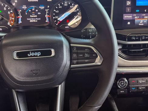 Used 2023 Jeep Compass Limited AWD/4WD image 31