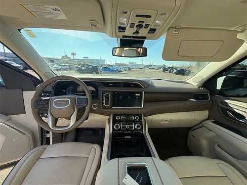 Used 2023 GMC Yukon Denali image 6