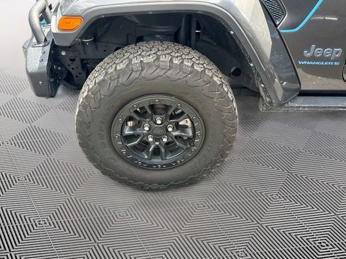 Used 2023 Jeep Wrangler Unlimited Rubicon 4xe AWD/4WD image 35