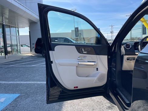 Used 2026 Mercedes-Benz GLB 250 4MATIC image 20
