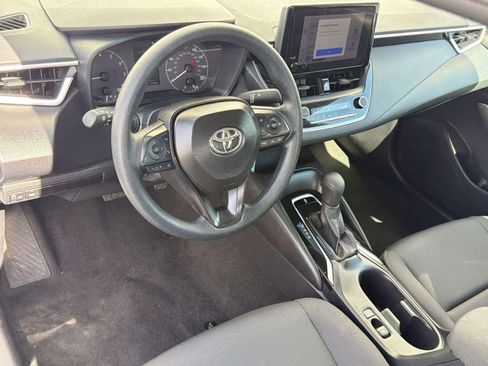 Used 2025 Toyota Corolla LE image 4