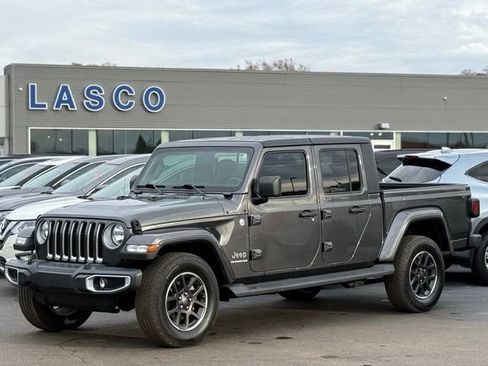 Used 2021 Jeep Gladiator Overland w/ Popular Equipment Package image 1