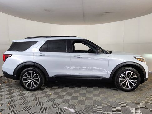 New 2026 Ford Explorer ST-Line AWD/4WD image 8