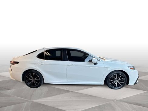 Used 2024 Toyota Camry SE FWD image 9
