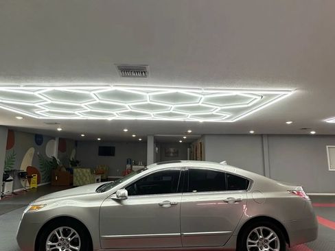 Used 2011 Acura TL w/ Technology Package FWD image 3