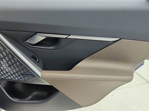 Used 2024 BMW 530i xDrive 530i xDrive w/ Premium Package image 28