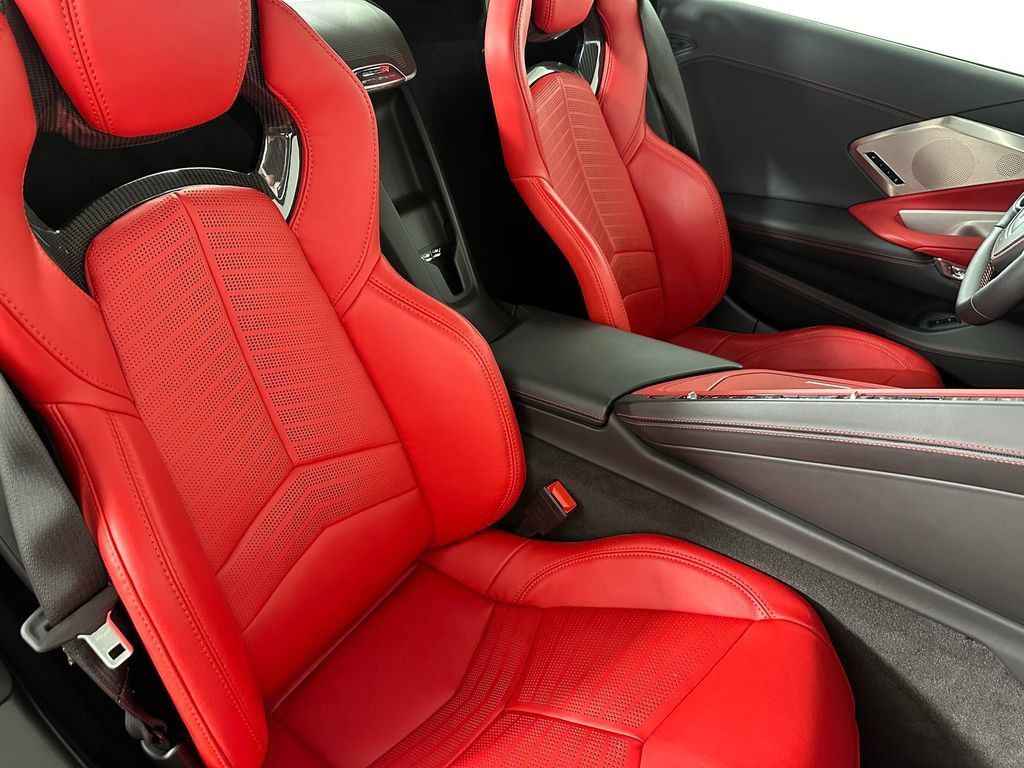Used 2024 Chevrolet Corvette Stingray Premium Conv w/ Z51 Performance Package RWD image 27