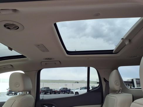 Used 2017 GMC Acadia Denali w/ Technology Package image 12