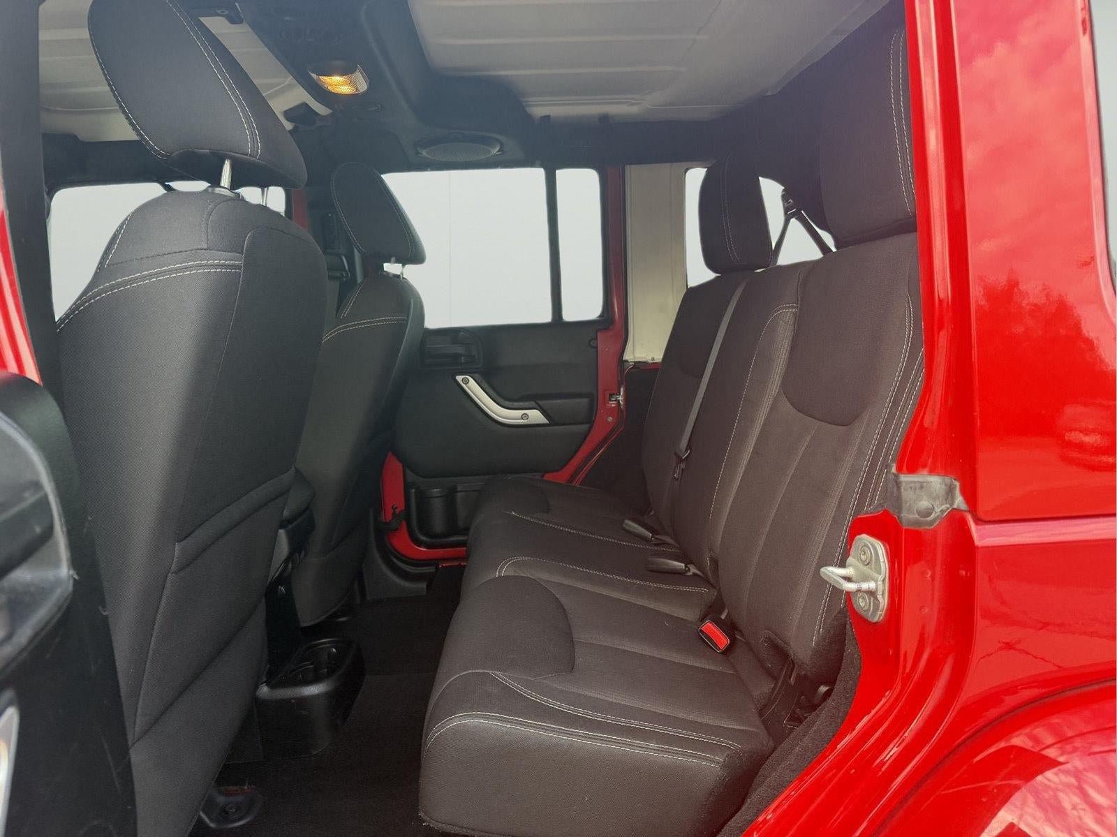 Used 2013 Jeep Wrangler Unlimited Sahara w/ Connectivity Group AWD/4WD image 8