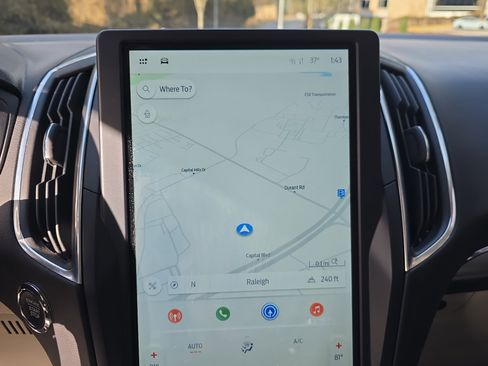 Used 2023 Ford Edge Titanium w/ Equipment Group 301A image 21