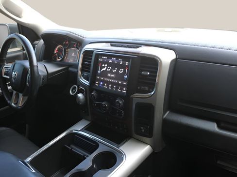 Used 2018 RAM 1500 Laramie w/ Convenience Group AWD/4WD image 19