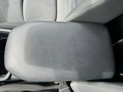 Used 2025 Toyota RAV4 XLE image 18