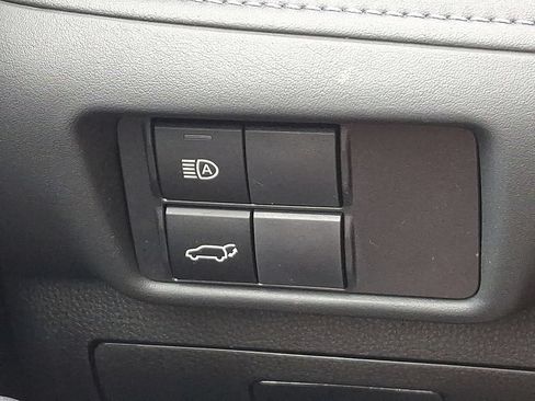 Used 2022 Toyota Highlander XLE AWD/4WD image 24