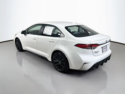 Used 2025 Toyota Corolla SE FWD image 5