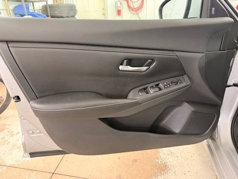 Used 2021 Nissan Sentra SV FWD image 12