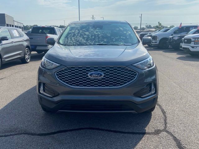 Certified 2023 Ford Edge SEL w/ Convenience Package AWD/4WD image 2