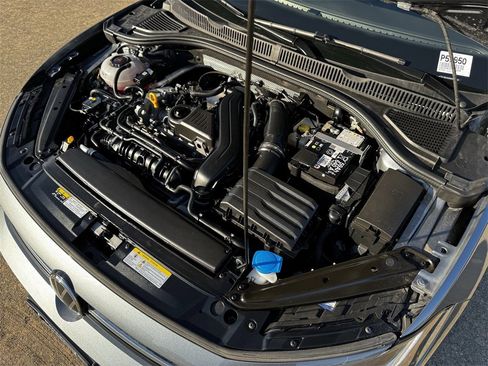 Used 2025 Volkswagen Jetta SE image 34